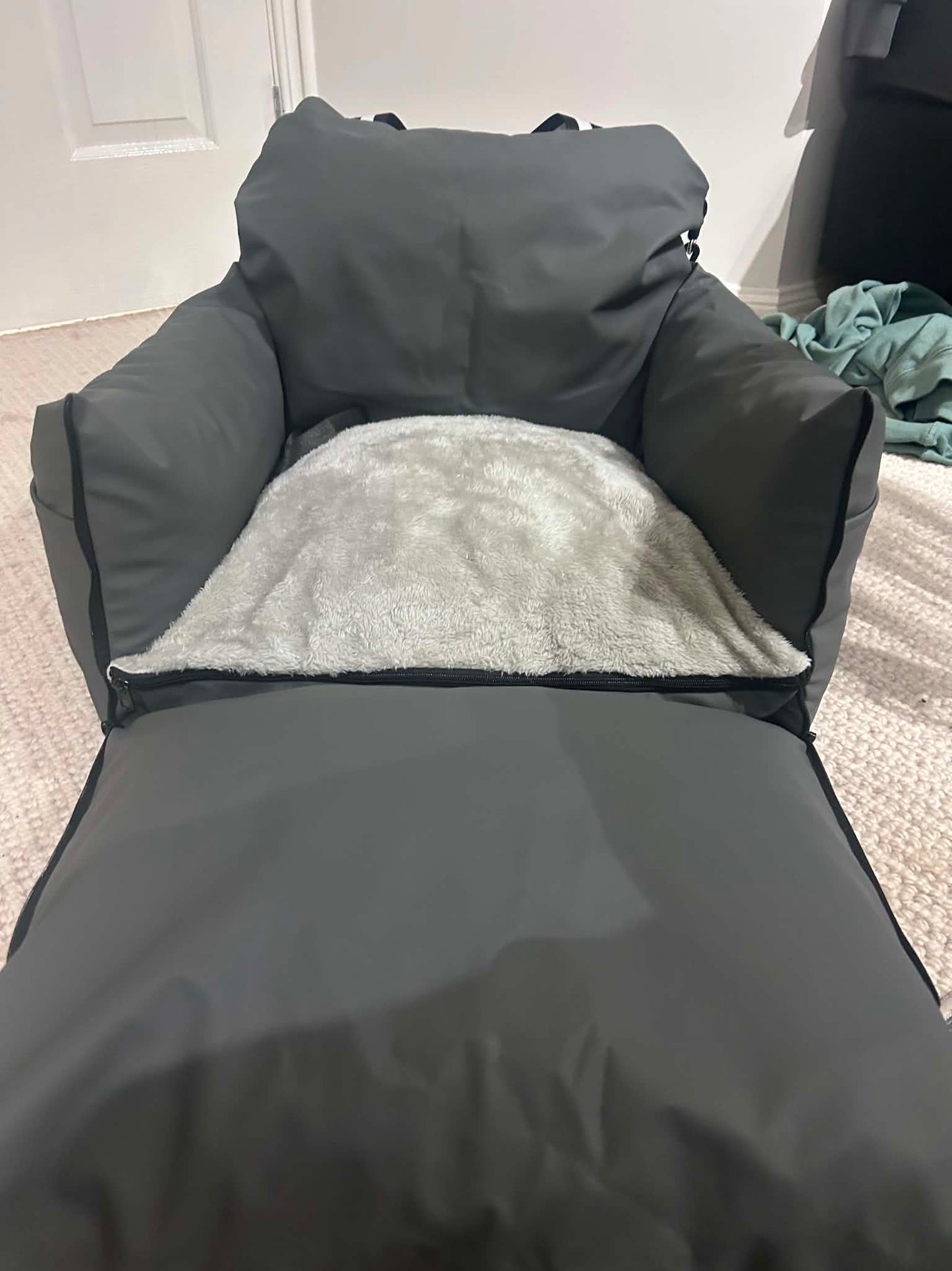 The Pavero Dog Travel Bed